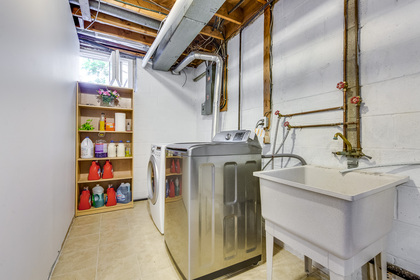 mls-42 at 311 Ivernia Drive, Applewood, Mississauga