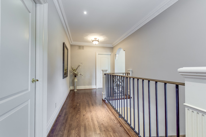 2nd Floor Landing - 55 Arbour Dr, Oakville - Elite3 & Team at 55 Arbour Drive, Eastlake, Oakville