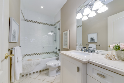 4th Bedroom Ensuite - 55 Arbour Dr, Oakville - Elite3 & Team at 55 Arbour Drive, Eastlake, Oakville