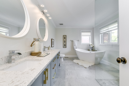 Master Ensuite - 2459 Bon Echo Dr, Oakville - Elite3 & Team at 2459 Bon Echo Drive, Iroquois Ridge North, Oakville