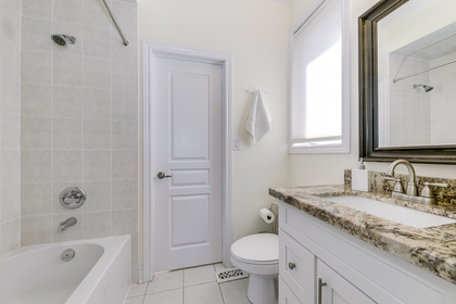 Jack & Jill Bathroom - 1276 Kestell Blvd, Oakville - Elite3 & Team at 1276 Kestell Boulevard, Iroquois Ridge North, Oakville