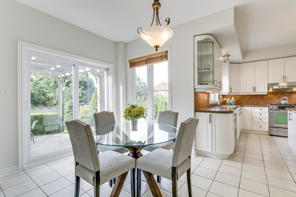 Breakfast Area - 1395 Summerhill Cres, Oakville - Elite3 & Team at 1395 Summerhill Crescent, Iroquois Ridge North, Oakville