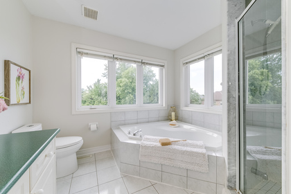 Master Ensuite - 1395 Summerhill Cres, Oakville - Elite3 & Team at 1395 Summerhill Crescent, Iroquois Ridge North, Oakville