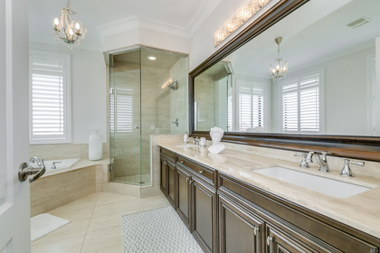 Master Ensuite - Sylvia Dr, Oakville - Elite3 & Team at 2443 Sylvia Drive, Iroquois Ridge North, Oakville