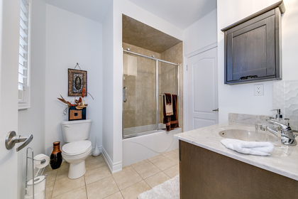 Main Bathroom - Sylvia Dr, Oakville - Elite3 & Team at 2443 Sylvia Drive, Iroquois Ridge North, Oakville