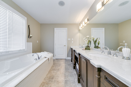 Master Ensuite - 2195 Providence Rd, Oakville - Elite3 & Team at 2195 Providence Road, River Oaks, Oakville