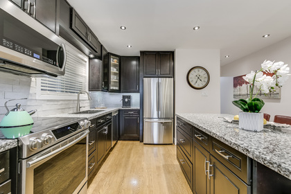 Kitchen - 2407 Stefi Tr, Oakville - Elite3 & Team at 2407 Stefi Trail, River Oaks, Oakville