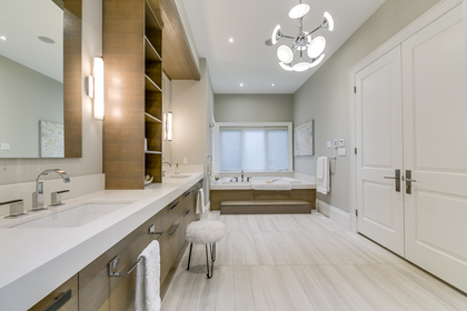 Master Ensuite - 1283 Whiteoaks Ave, Mississauga - Elite3 & Team at 1283 Whiteoaks Avenue, Lorne Park, Mississauga