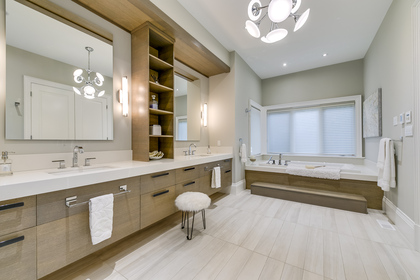 Master Ensuite - 1283 Whiteoaks Ave, Mississauga - Elite3 & Team at 1283 Whiteoaks Avenue, Lorne Park, Mississauga