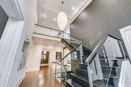 Staircase - 1283 Whiteoaks Ave, Mississauga - Elite3 & Team at 1283 Whiteoaks Avenue, Lorne Park, Mississauga