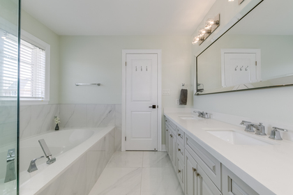 Master Ensuite - 2473 Eighth Line, Oakville - Elite3 & Team at 2473 Eighth Line, Iroquois Ridge North, Oakville