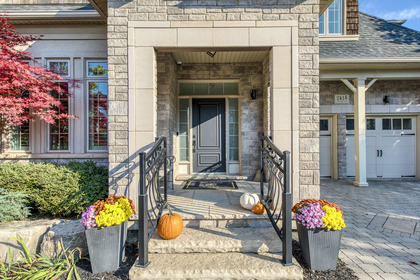 Front Porch - 2415 Lyndhurst Dr, Oakville - Elite3 & Team at 2415 Lyndhurst Drive, Iroquois Ridge North, Oakville