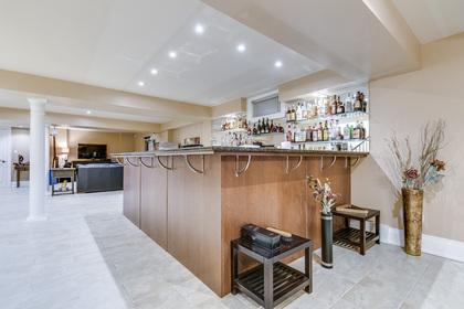 Wet Bar - 2415 Lyndhurst Dr, Oakville - Elite3 & Team at 2415 Lyndhurst Drive, Iroquois Ridge North, Oakville