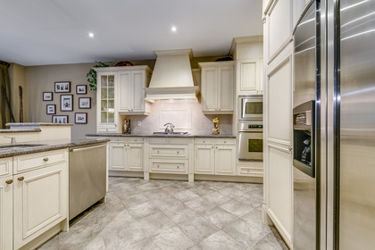 Chef's Kitchen - 2460 Bon Echo Dr, Oakville - Elite3 & Team at 2460 Bon Echo Drive, Iroquois Ridge North, Oakville