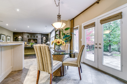 Breakfast Area - 2460 Bon Echo Dr, Oakville - Elite3 & Team at 2460 Bon Echo Drive, Iroquois Ridge North, Oakville