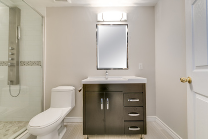 mls-56-with-mirror at 1509 Clearview Drive, Clearview, Oakville