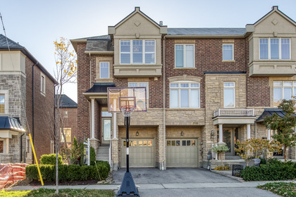 Exterior - 2014 Lushes Ave, Mississauga - Elite3 & Team at 2014 Lushes Avenue, Clarkson, Mississauga