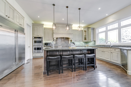 Kitchen - 5041 Lakeshore Rd, Burlington - Elite3 & Team at 5041 Lakeshore Road, Appleby, Burlington Kitchen - 5041 Lakeshore Rd, Burlington - Elite3 & Team at 5041 Lakeshore Road, Appleby, Burlington