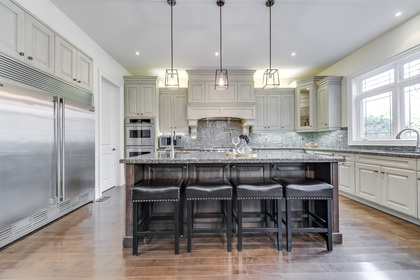 Kitchen - 5041 Lakeshore Rd, Burlington - Elite3 & Team at 5041 Lakeshore Road, Appleby, Burlington Kitchen - 5041 Lakeshore Rd, Burlington - Elite3 & Team at 5041 Lakeshore Road, Appleby, Burlington