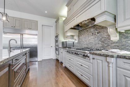 Kitchen - 5041 Lakeshore Rd, Burlington - Elite3 & Team at 5041 Lakeshore Road, Appleby, Burlington Kitchen - 5041 Lakeshore Rd, Burlington - Elite3 & Team at 5041 Lakeshore Road, Appleby, Burlington