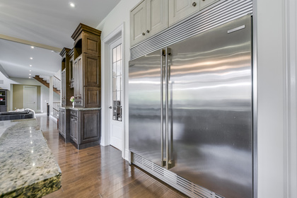 Kitchen - 5041 Lakeshore Rd, Burlington - Elite3 & Team at 5041 Lakeshore Road, Appleby, Burlington Kitchen - 5041 Lakeshore Rd, Burlington - Elite3 & Team at 5041 Lakeshore Road, Appleby, Burlington