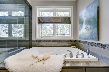 Master Ensuite - 5041 Lakeshore Rd, Burlington - Elite3 & Team at 5041 Lakeshore Road, Appleby, Burlington Master Ensuite - 5041 Lakeshore Rd, Burlington - Elite3 & Team at 5041 Lakeshore Road, Appleby, Burlington