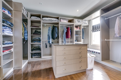 Master Dressing Room - 5041 Lakeshore Rd, Burlington - Elite3 & Team at 5041 Lakeshore Road, Appleby, Burlington Master Dressing Room - 5041 Lakeshore Rd, Burlington - Elite3 & Team at 5041 Lakeshore Road, Appleby, Burlington