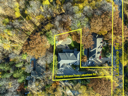 private-yard-entrance-01 at 5041 Lakeshore Road, Appleby, Burlington private-yard-entrance-01 at 5041 Lakeshore Road, Appleby, Burlington