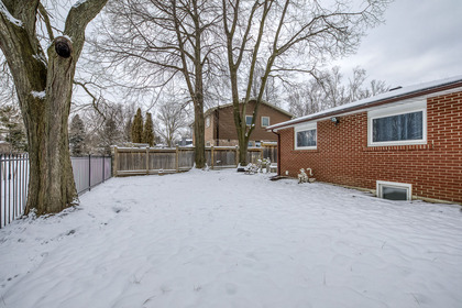 Yard - 172 Arichat Rd, Oakville - Elite3 & Team at 172 Arichat Road, Eastlake, Oakville