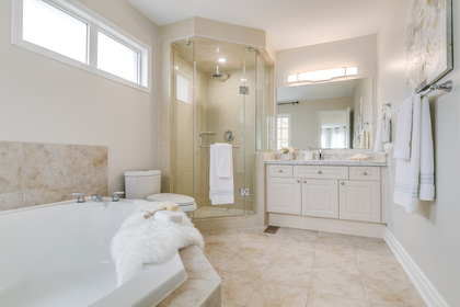 Master Ensuite - 1342 Weir Chase, Mississauga - Elite3 & Team at 1342 Weir Chase, East Credit, Mississauga