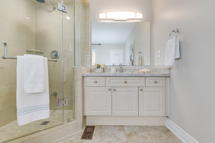 Master Ensuite - 1342 Weir Chase, Mississauga - Elite3 & Team at 1342 Weir Chase, East Credit, Mississauga