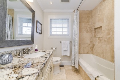 Main Bathroom - 1195 Half Moon Lane, Oakville at 1195 Half Moon Lane, Iroquois Ridge South, Oakville