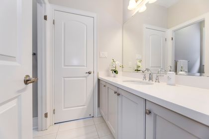Shared Semi-Ensuite - 287 River Oaks Blvd. E., Oakville - Elite3 & Team at 287 River Oaks Boulevard, River Oaks, Oakville Shared Semi-Ensuite - 287 River Oaks Blvd. E., Oakville - Elite3 & Team at 287 River Oaks Boulevard, River Oaks, Oakville