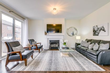 Great Room - 744 Kennedy Cir. W.., Milton - Elite3 & Team at 744 Kennedy Cir., Cobban, Milton Great Room - 744 Kennedy Cir. W.., Milton - Elite3 & Team at 744 Kennedy Cir., Cobban, Milton