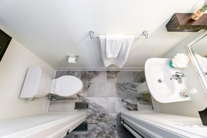 Powder Room - 744 Kennedy Cir. W.., Milton - Elite3 & Team at 744 Kennedy Cir., Cobban, Milton Powder Room - 744 Kennedy Cir. W.., Milton - Elite3 & Team at 744 Kennedy Cir., Cobban, Milton