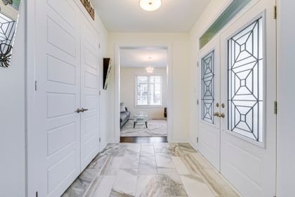 Foyer - 744 Kennedy Cir. W.., Milton - Elite3 & Team at 744 Kennedy Cir., Cobban, Milton Foyer - 744 Kennedy Cir. W.., Milton - Elite3 & Team at 744 Kennedy Cir., Cobban, Milton