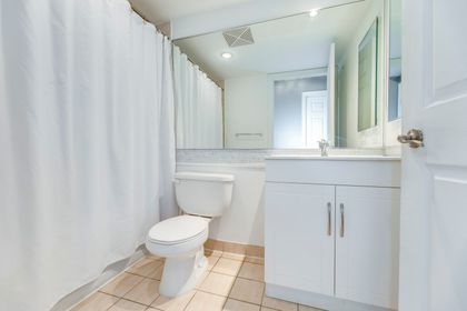 Main Bath - 1109 - 270 Wellington St. W., Toronto - Elite3 & Team at 1109 - 270 Wellington Street, Waterfront Communities C1, Toronto Main Bath - 1109 - 270 Wellington St. W., Toronto - Elite3 & Team at 1109 - 270 Wellington Street, Waterfront Communities C1, Toronto
