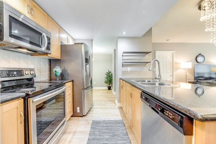 Kitchen - 1109 - 270 Wellington St. W., Toronto - Elite3 & Team at 1109 - 270 Wellington Street, Waterfront Communities C1, Toronto Kitchen - 1109 - 270 Wellington St. W., Toronto - Elite3 & Team at 1109 - 270 Wellington Street, Waterfront Communities C1, Toronto