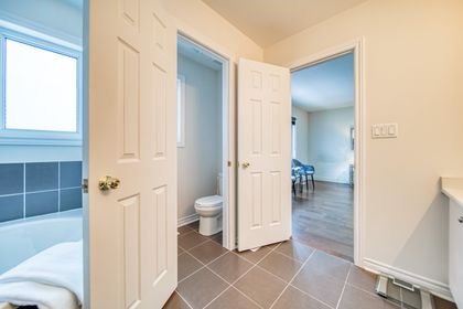 Primary Bedroom Ensuite - 1884 Castlepoint Dr., Oshawa - Elite3 & Team at 1884 Castlepoint Drive, Taunton, Oshawa