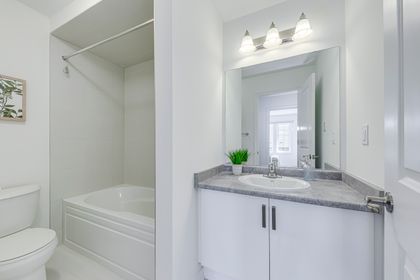 Main Bath - 56-305 Garner Rd.W., Ancaster - Elite3 & Team at 56 - 305 Garner Road W., Ancaster, Hamilton