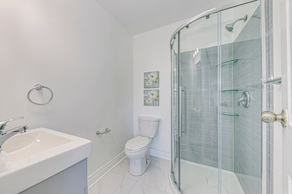 Primary Bedroom Ensuite - 30 - 1580 Lancaster Dr., Oakville - Elite3 & Team at 30 - 1580 Lancaster Drive, Iroquois Ridge South, Oakville