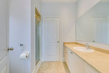 Semi-Ensuite - 2312 Lyndhurst Dr., Oakville - Elite3 & Team at 2312 Lyndhurst Drive, Iroquois Ridge North, Oakville