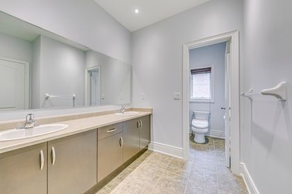 Main Bath - 2312 Lyndhurst Dr., Oakville - Elite3 & Team at 2312 Lyndhurst Drive, Iroquois Ridge North, Oakville