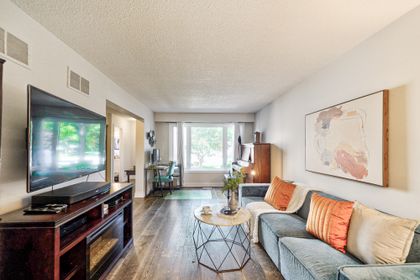 Living Room - 4274 Gayling Gardens, Mississauga - Elite3 & Team at 4274 Gayling Gdns, Erin Mills, Mississauga
