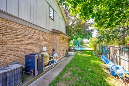 Side Yard - 4274 Gayling Gardens, Mississauga - Elite3 & Team at 4274 Gayling Gdns, Erin Mills, Mississauga