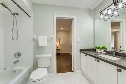 4pc Semi-Ensuite - 1227 Grace Dr., Oakville - Elite3 & Team at 1227 Grace Drive, Iroquois Ridge North, Oakville