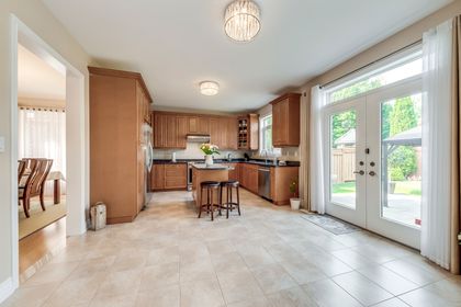 Kitchen - 2395 Thruxton Dr., Oakville at 2395 Thruxton Drive, Iroquois Ridge North, Oakville