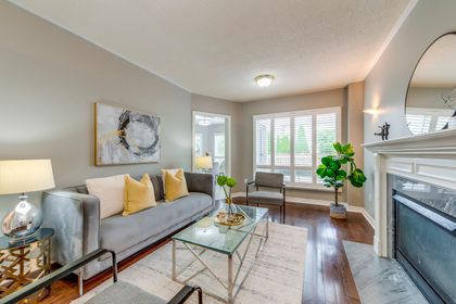 Family Room - 2303 Hilltop Lane, Oakville - Elite3 & Team at 2303 Hilltop Lane, West Oak Trails, Oakville