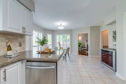 Kitchen - 2303 Hilltop Lane, Oakville - Elite3 & Team at 2303 Hilltop Lane, West Oak Trails, Oakville