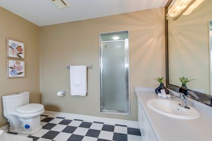 Primary Bedroom Ensuite - 2303 Hilltop Lane, Oakville - Elite3 & Team at 2303 Hilltop Lane, West Oak Trails, Oakville